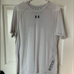 Under armour mens medium fitted shirt